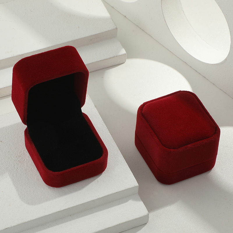 Platz Rot Verlobung Samt Ohrri – Body Jewelry Display Bewertung und Preis